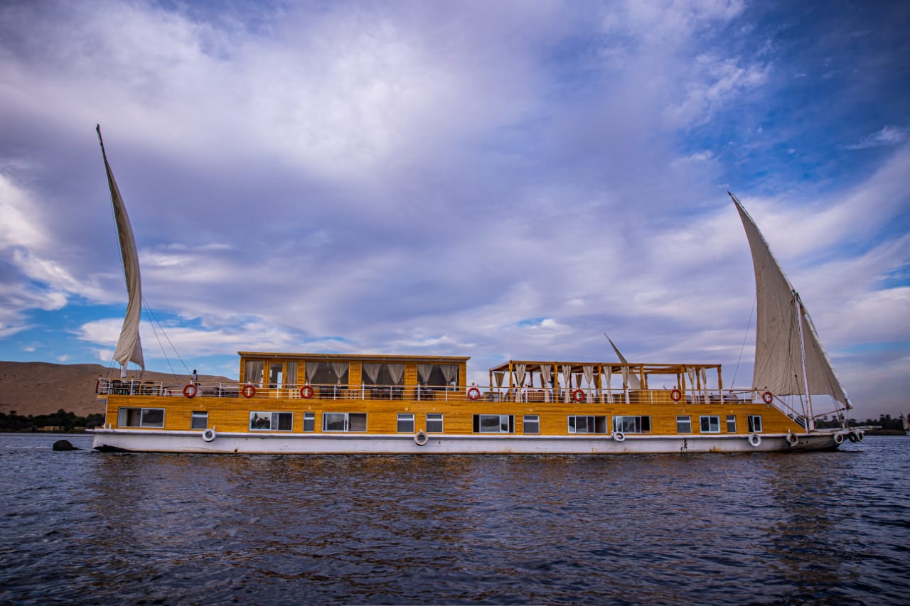 Akhenaton Dahabiya Nile cruise